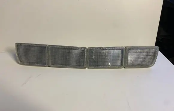Volkswagen Golf III Front bumper turn signal 