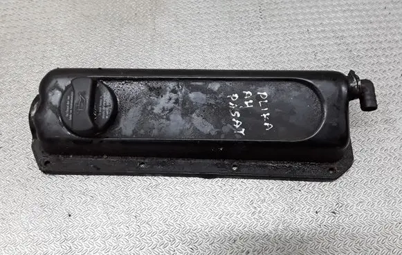 Audi A4 S4 B5 8D Rocker cam cover 