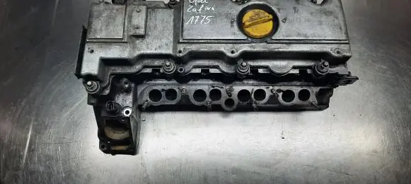 Opel Zafira A Engine head 