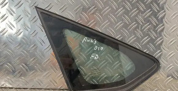 Toyota Auris 150 Front triangle window/glass 43R007951