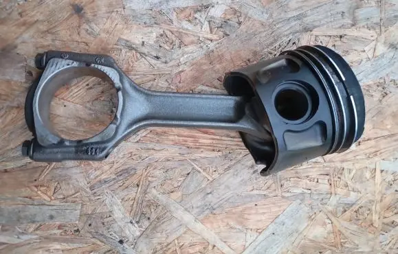 Opel Insignia A Piston with connecting rod