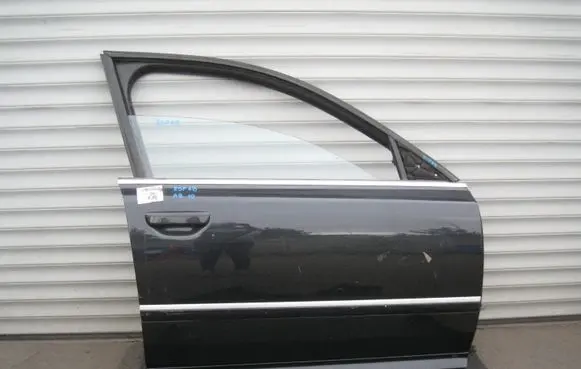 Audi A8 S8 D2 4D Front door