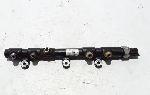 Renault Alaskan Fuel main line pipe 175217543R