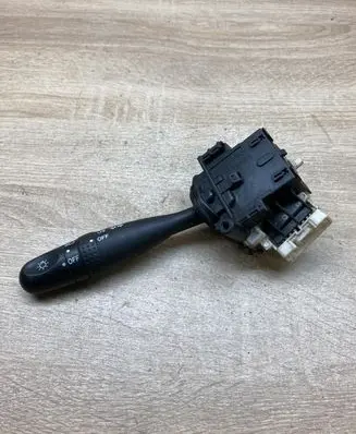 Toyota Corolla Verso E121 Indicator stalk 13010173752 1736482