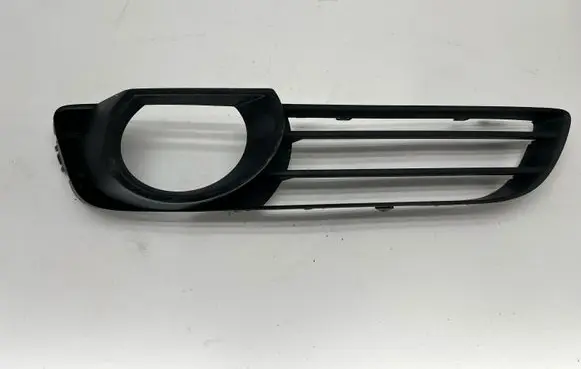 Audi Q7 4L Front fog light trim/grill 4L0807676