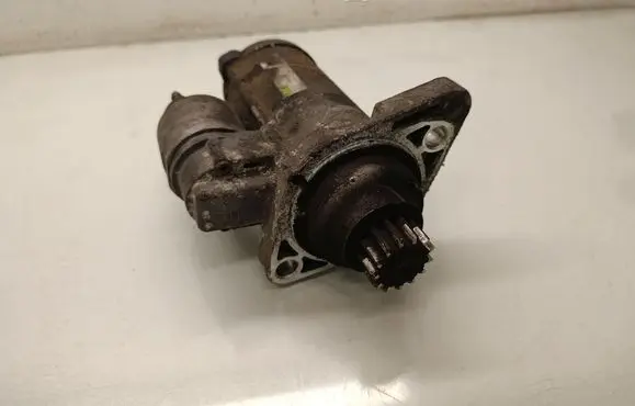 Volkswagen Polo V 6R Starter motor 
