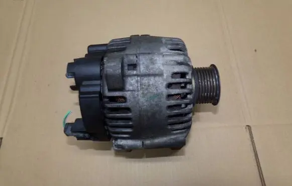 Renault Megane II Generator/alternator 8200495294B