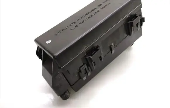 Jaguar S-Type Fuse module XW4T-14A003-A 7154-3127