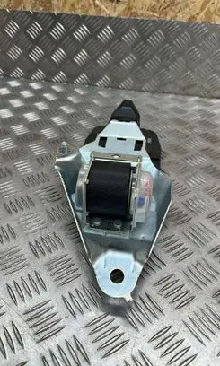 Toyota RAV 4 (XA40) Middle seatbelt (rear) C085407 20026