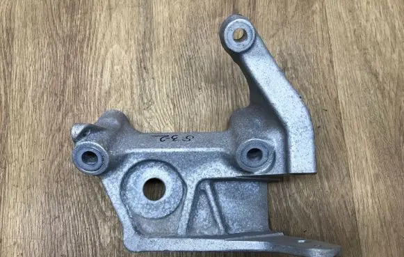 Volvo XC90 Engine mounting bracket 31480551