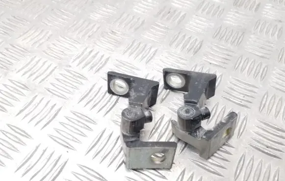 Skoda Yeti (5L) Rear door hinge set 8K0831402A