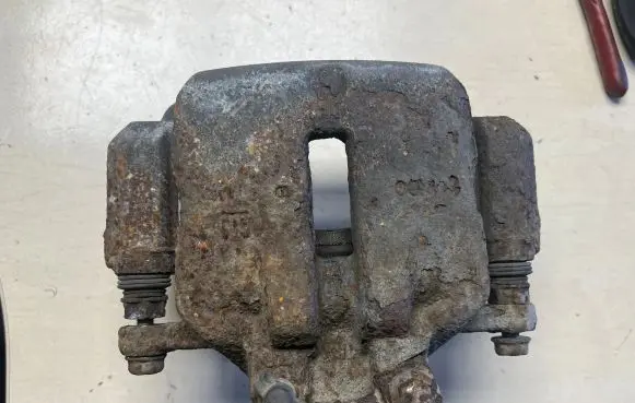 Opel Insignia A Front brake caliper