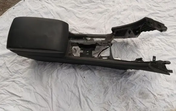 Ford Mondeo MK IV Center console