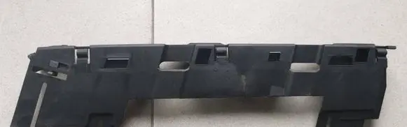 BMW 7 E38 Radiator mount bracket 51138236890 8236890