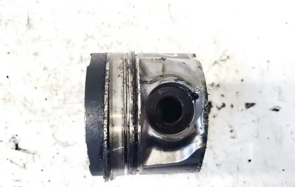 Toyota RAV 4 (XA30) Piston 