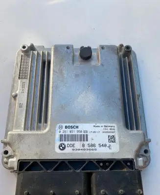 BMW 5 F10 F11 Engine control unit/module 8586540 0281031950