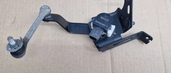 Lexus RX 450H Rear height level sensor lever B2323401