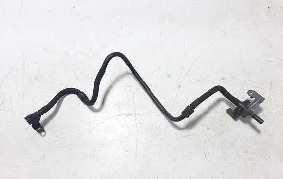 Volkswagen Golf VII Vacuum line/pipe/hose 04L129456D