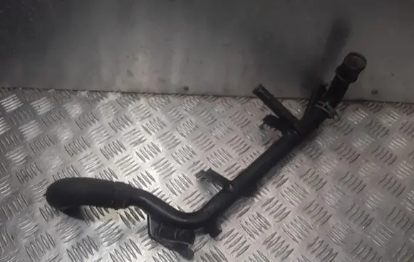 Audi A4 S4 B6 8E 8H Engine coolant pipe/hose