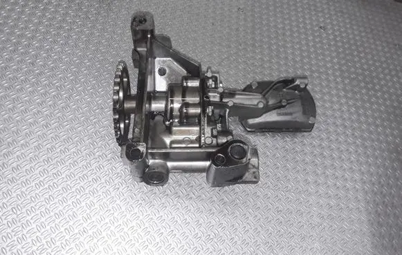 Citroen C4 I Picasso Oil pump 9644350880