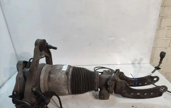 Audi Q7 4L Front air suspension shock absorber 