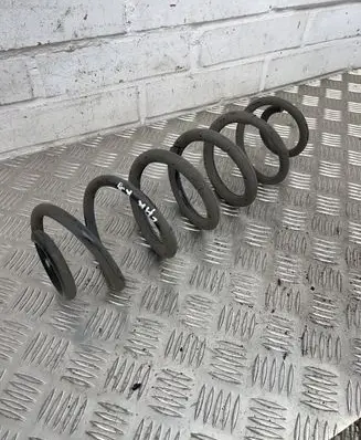 Toyota C-HR I Rear coil spring