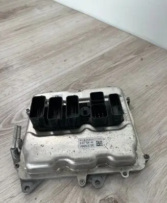 BMW 7 F01 F02 F03 F04 Engine control unit/module 8617520 0261S09662