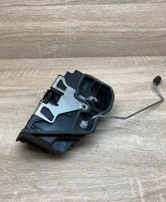 BMW X5 E70 Front door lock 7167073
