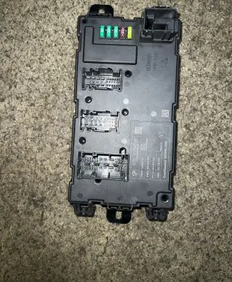 BMW 1 F20 F21 Fuse module 9279822 003018030 00000F4C