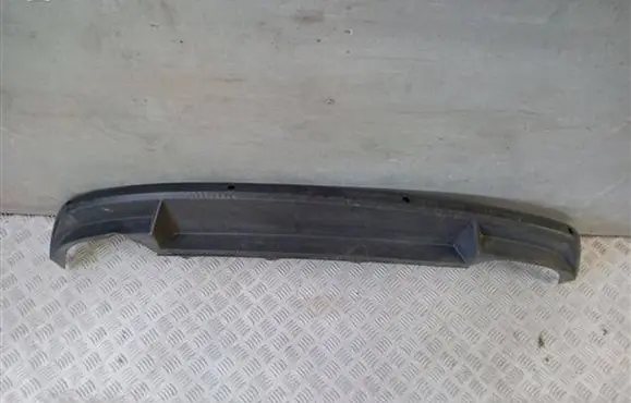Front bumper lip