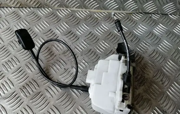 Renault Megane II Front door lock RA03R00S 027776