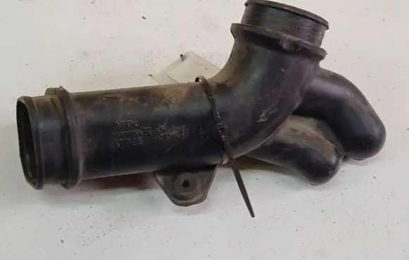 Air intake hose/pipe