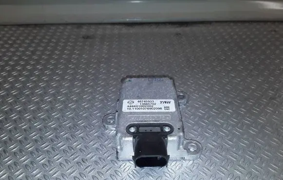 Lancia Thesis ESP acceleration yaw rate sensor 46745933 13665702