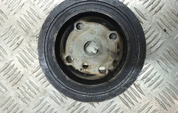 Volkswagen Touran I Crankshaft gear 