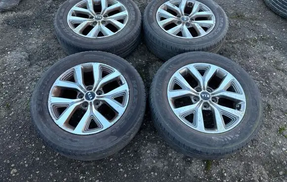 KIA Sportage R17 alloy rim 