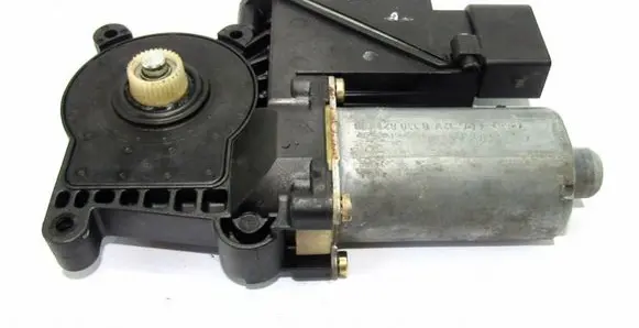 Mercedes-Benz A W168 Front door window regulator motor BOSCH