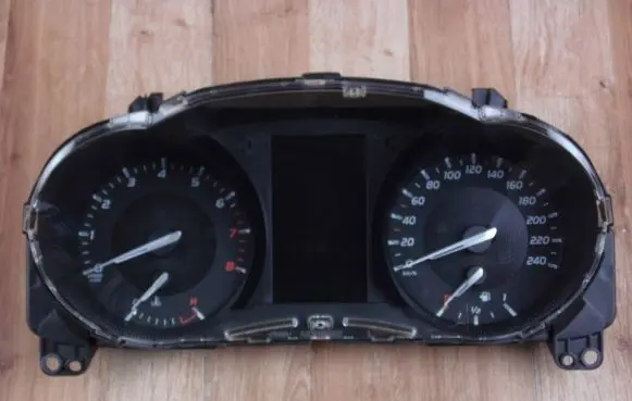 Toyota Avensis T270 Speedometer (instrument cluster) 8380005V72