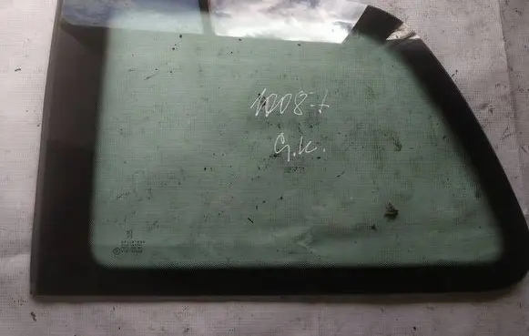 Rear vent window glass