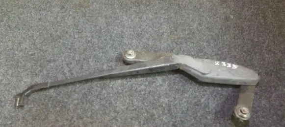 Mercedes-Benz S W220 Front wiper blade arm