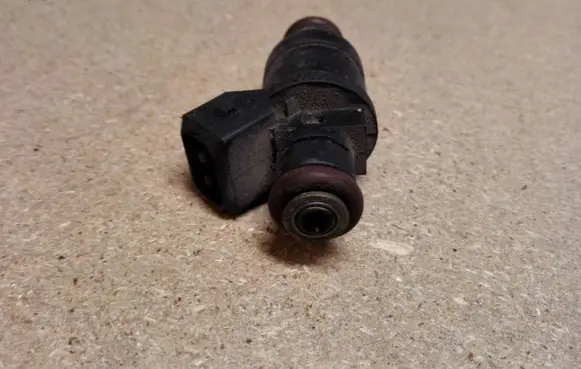 Audi A6 S6 C5 4B Fuel injector 078133551AC