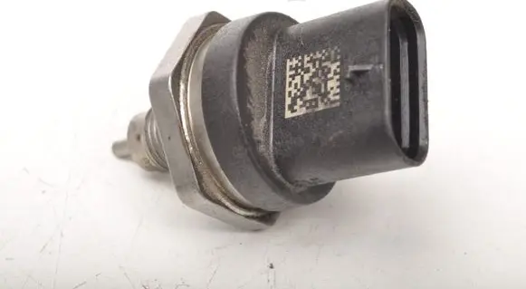 Mercedes-Benz AMG GT R190 C190 Fuel pressure sensor A2789050100