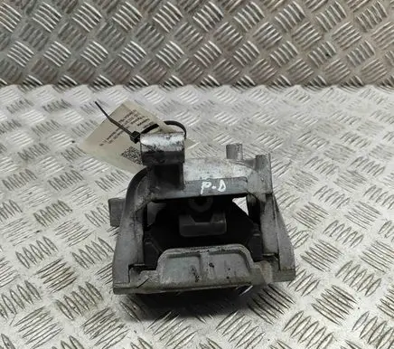 Volkswagen Sharan Engine mount bracket 5N0199262