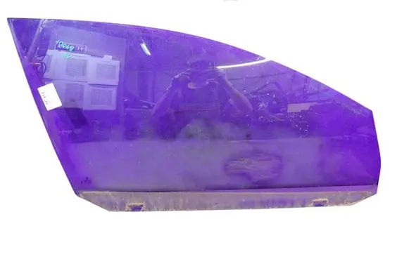 Volkswagen Golf V Front door window glass four-door