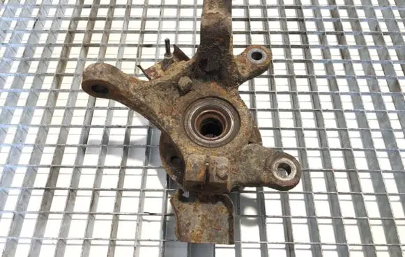 Mercedes-Benz Vito Viano W638 Front wheel hub spindle knuckle 