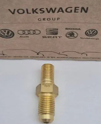 Audi A8 S8 D3 4E Fuel pressure regulator 06E130757C