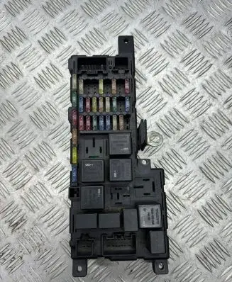 Volvo V70 Fuse module 8678449 518218009