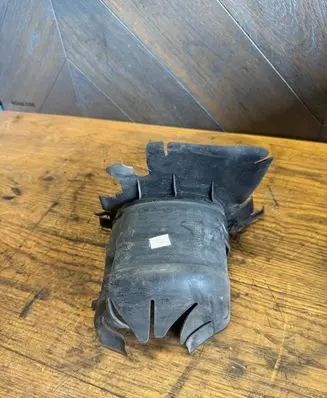 Volvo XC60 Intercooler air channel guide 31294170