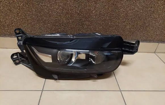 Citroen C4 II Picasso Headlight/headlamp 967721748002