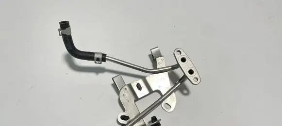 Engine coolant pipe/hose