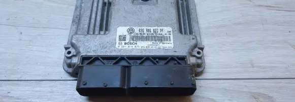 Volkswagen Golf V Engine control unit/module 03G906021AB 03G906021PF
